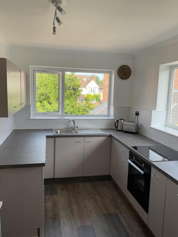 Large 2-Bedroom Maisonette With Free Parking Twickenham Dış mekan fotoğraf